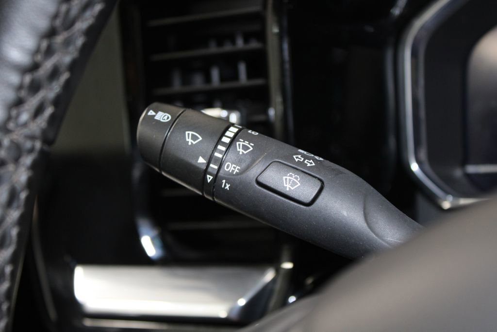 Used 2024 Chevrolet Silverado 1500 LT image 36