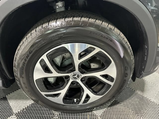 Used 2025 Mercedes-Benz GLC 350e 4MATIC w/ Driver Assistance Package image 31