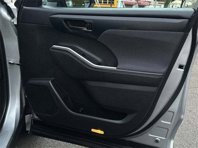 Certified 2024 Toyota Highlander LE image 14
