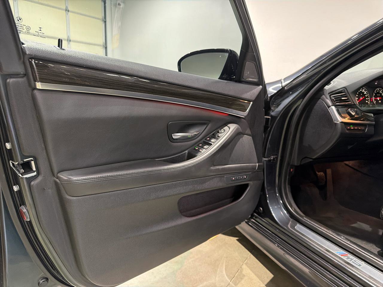 Used 2016 BMW M5 RWD image 16