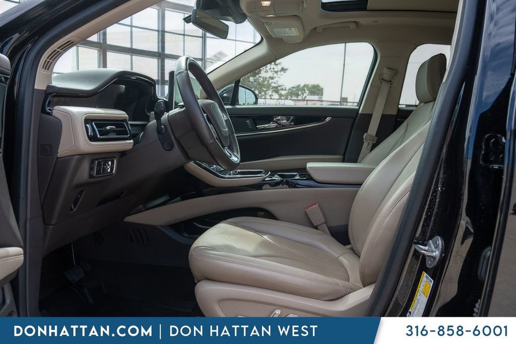 Used 2022 Lincoln Nautilus Reserve AWD/4WD image 3
