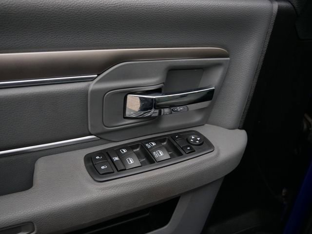 Used 2017 RAM 1500 Classic SLT AWD/4WD image 16