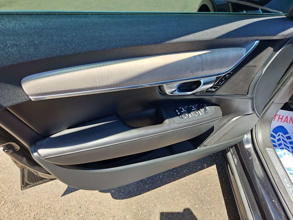 Used 2023 Volvo S90 B6 Plus AWD/4WD image 11