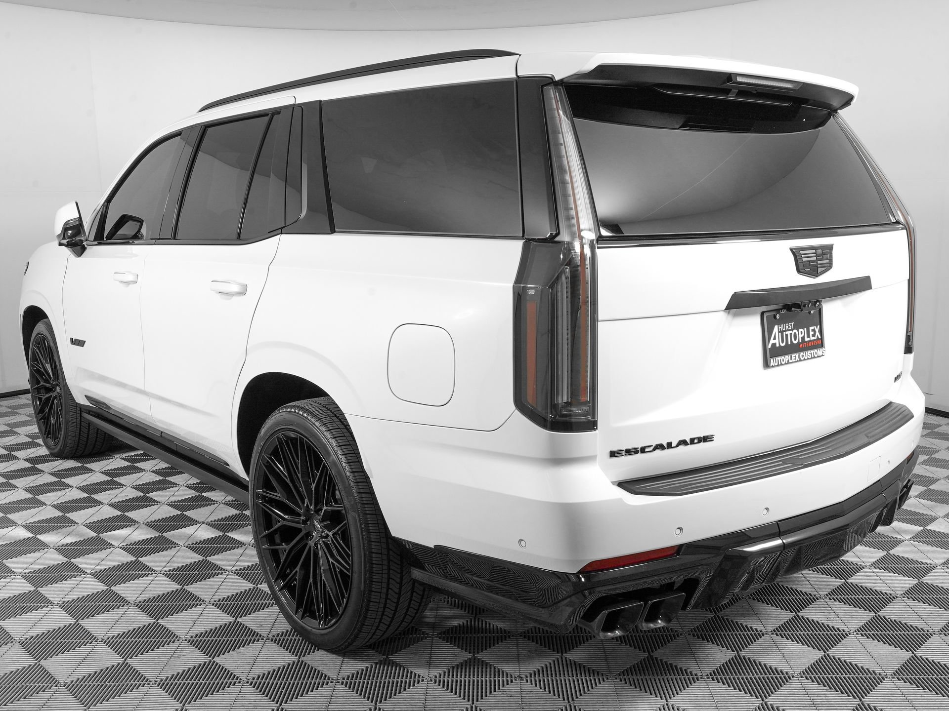Used 2026 Cadillac Escalade V w/ LPO, ONYX Package AWD/4WD image 6