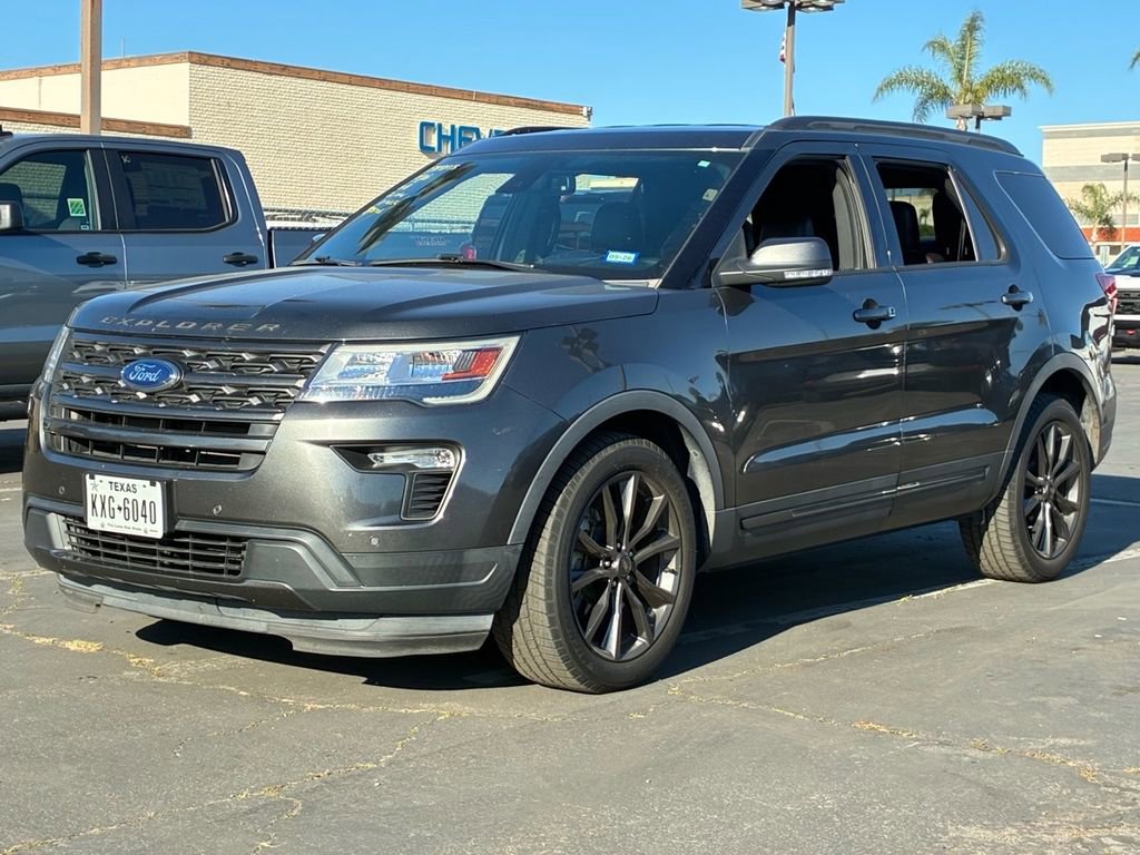 Used 2018 Ford Explorer XLT w/ Equipment Group 202A image 3