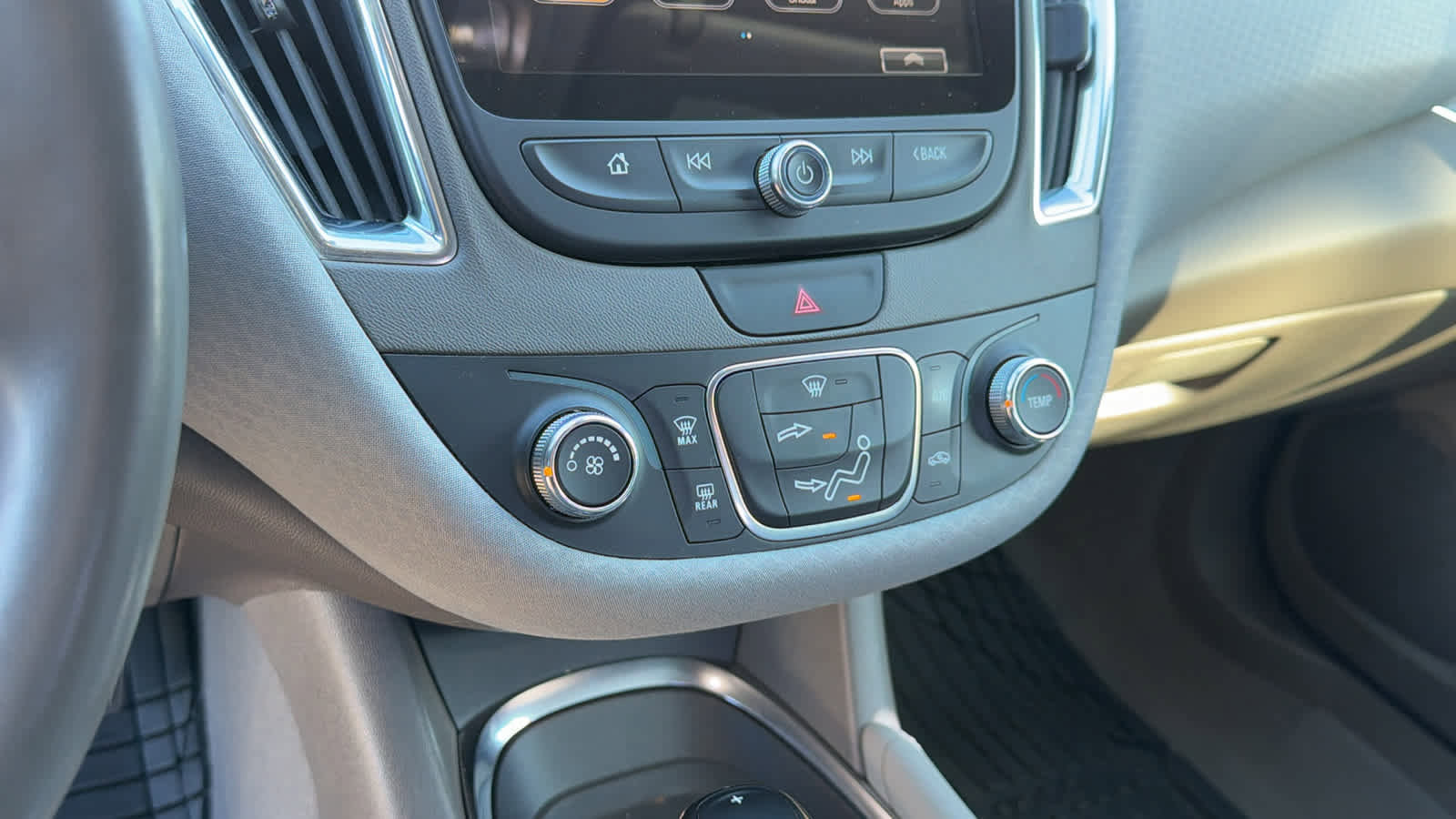 Used 2018 Chevrolet Malibu LT image 13