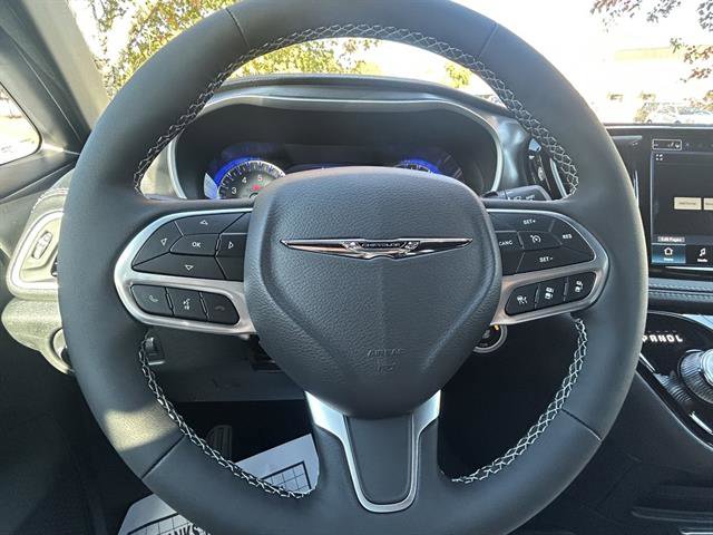 New 2026 Chrysler Pacifica Select image 10