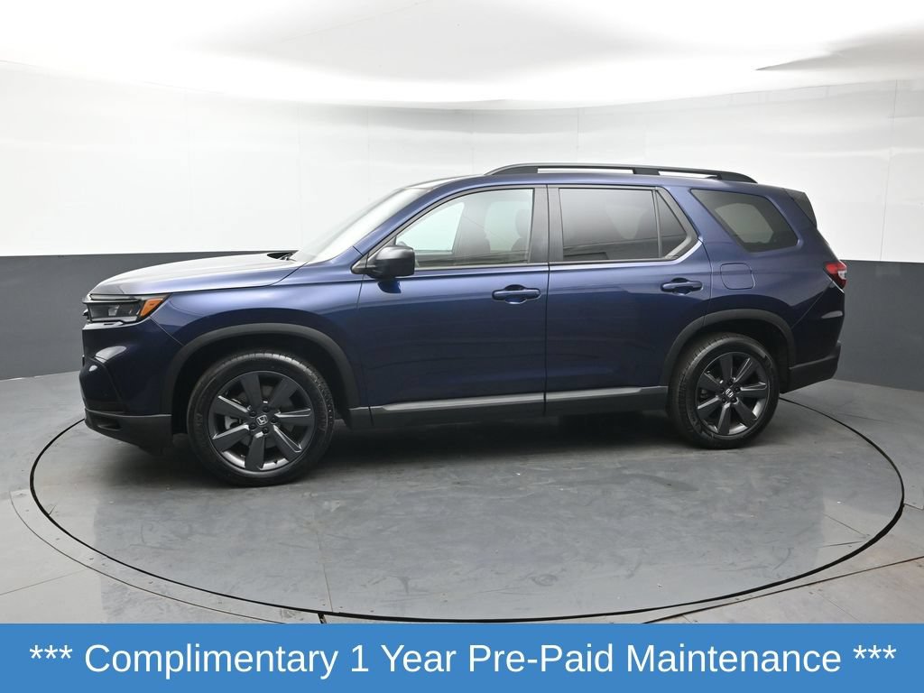 Used 2025 Honda Pilot Sport image 2