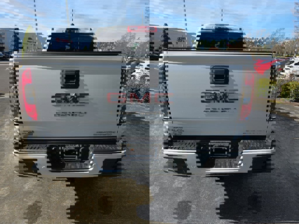 Used 2022 GMC Canyon Denali image 4