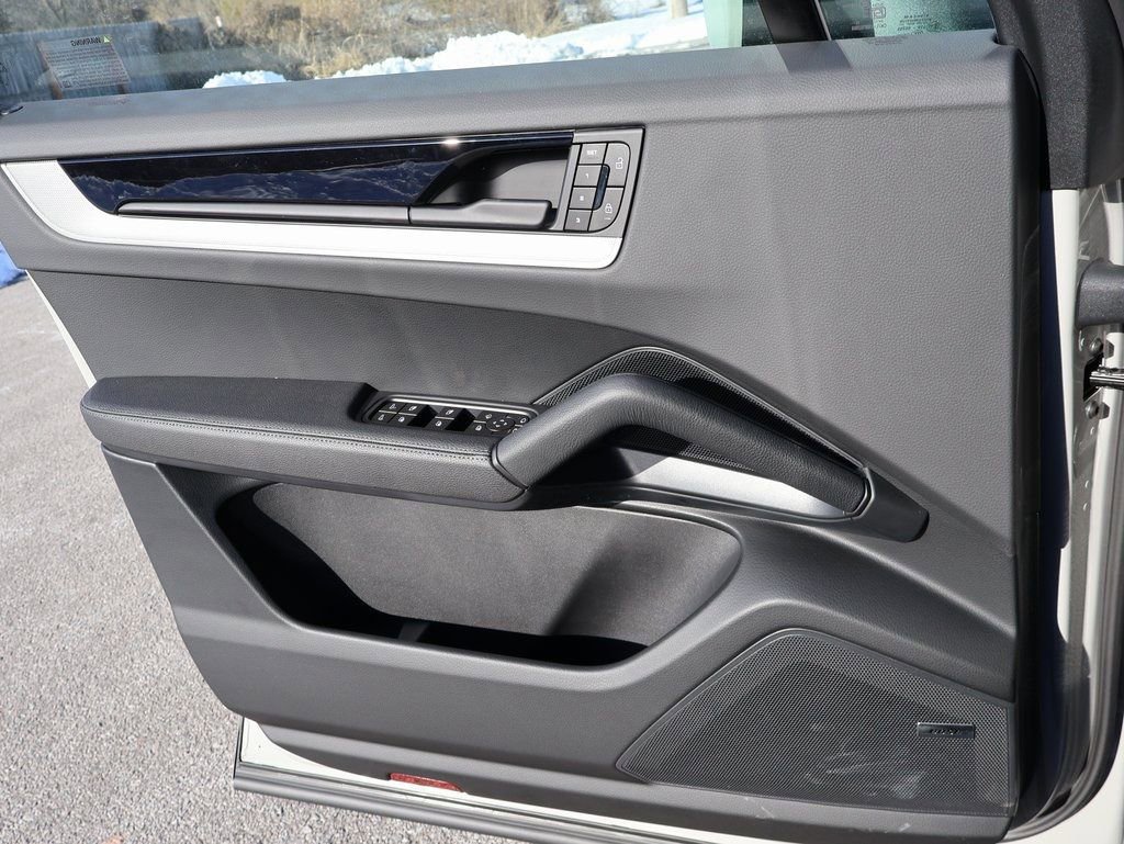 New 2026 Porsche Cayenne Coupe AWD/4WD image 35