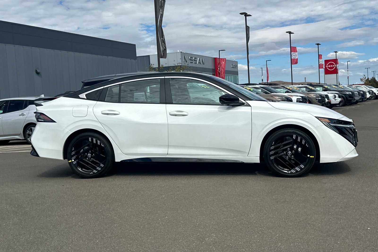 New 2027 Nissan Sentra SR w/ SR Premium Package FWD image 3