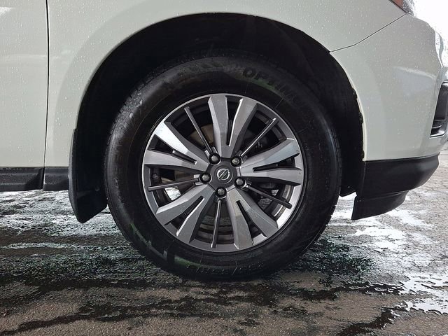 Used 2019 Nissan Pathfinder SV image 10