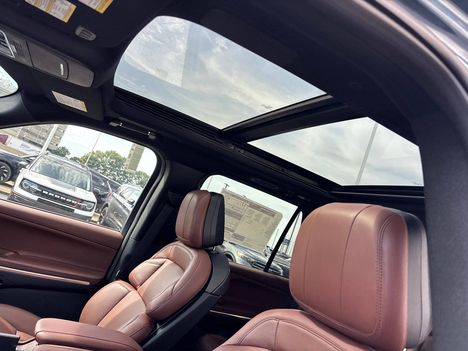 New 2027 Lincoln Navigator Reserve AWD/4WD image 25