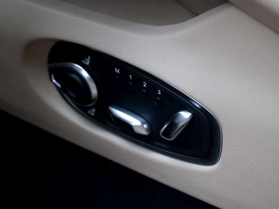New 2025 Aston Martin DB12 Convertible image 15