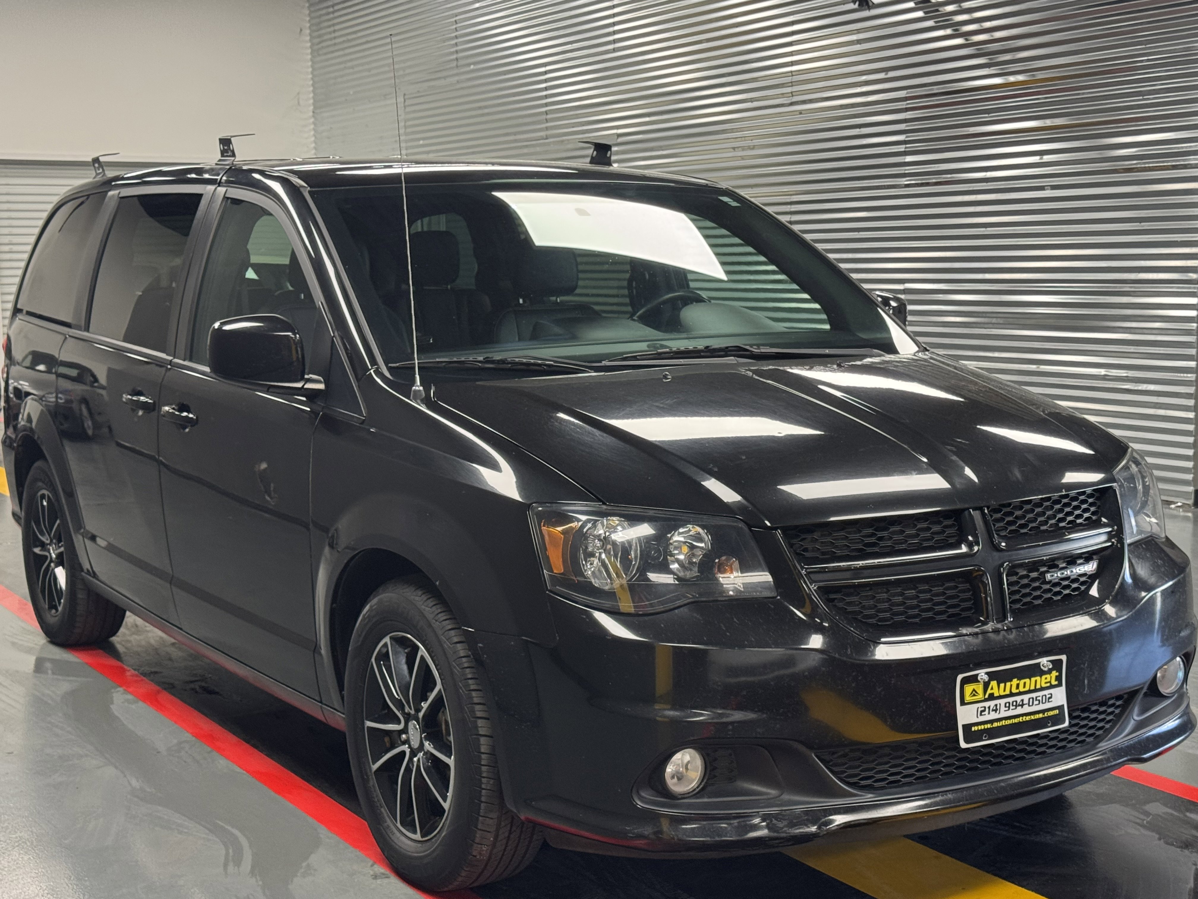 Used 2018 Dodge Grand Caravan SXT w/ Driver Convenience Group image 7