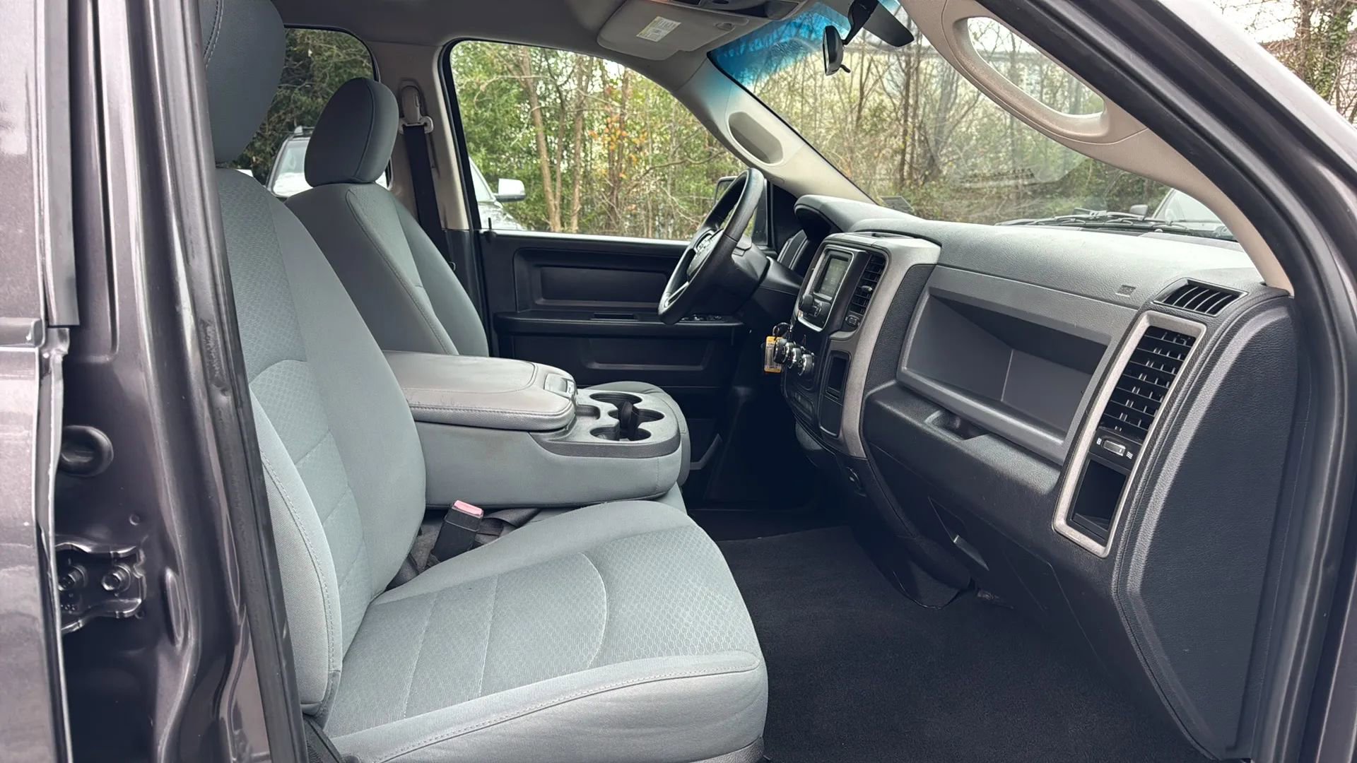 Used 2017 RAM 1500 Express image 12