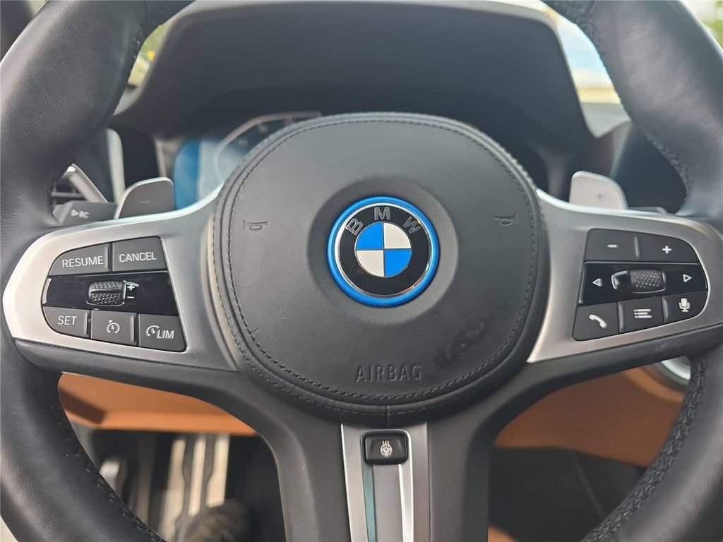 Used 2022 BMW 330e xDrive w/ M Sport Package AWD/4WD image 23