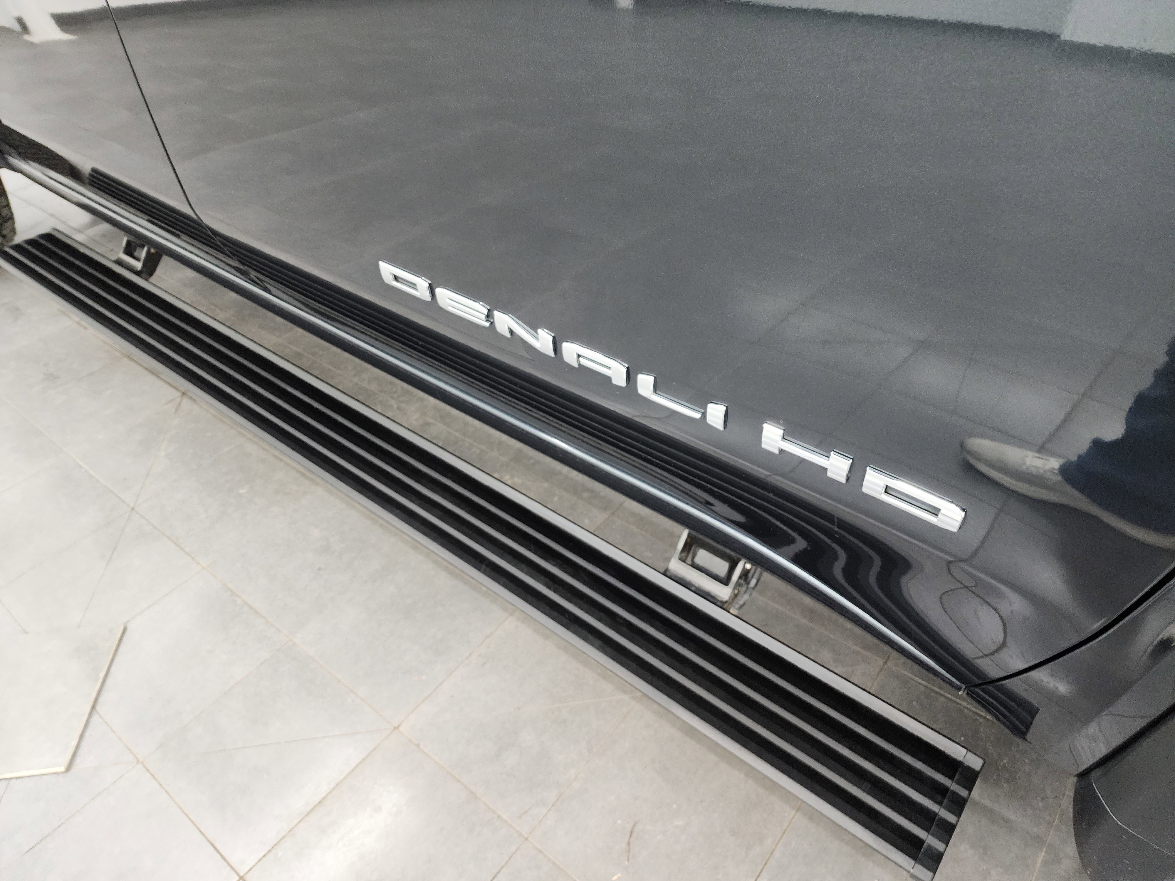 Used 2023 GMC Sierra 3500 Denali w/ Denali Ultimate Package image 27