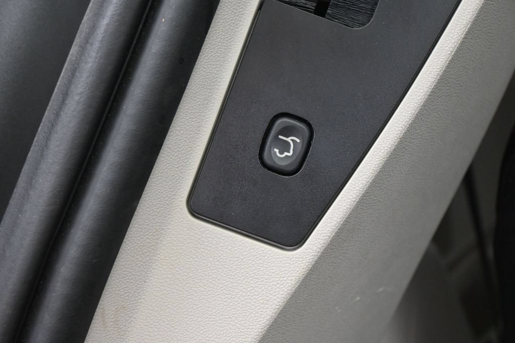 Used 2015 Dodge Grand Caravan SXT FWD image 29