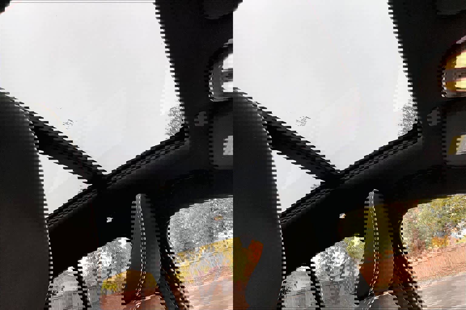 Used 2023 Volvo XC40 Recharge Ultimate image 25