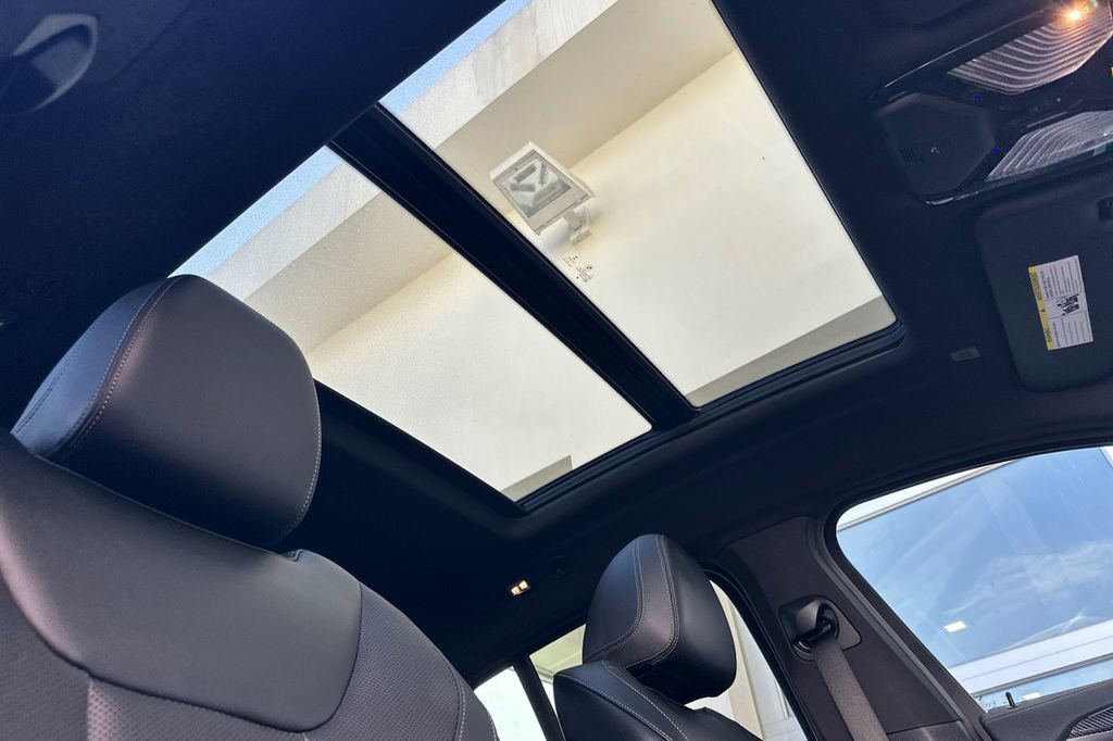 Used 2023 BMW X4 M40i w/ Shadowloine Package AWD/4WD image 18