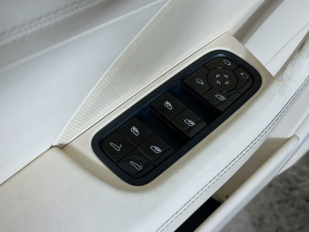 Used 2020 Porsche Panamera 4 AWD/4WD image 29