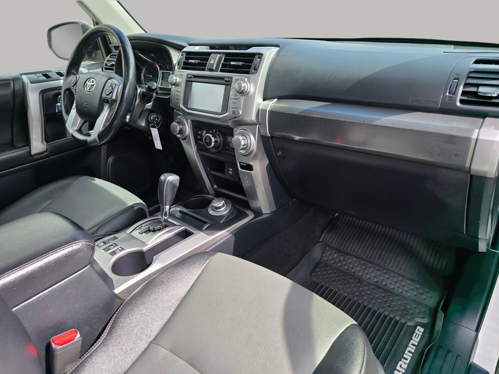 Used 2018 Toyota 4Runner SR5 Premium AWD/4WD image 27