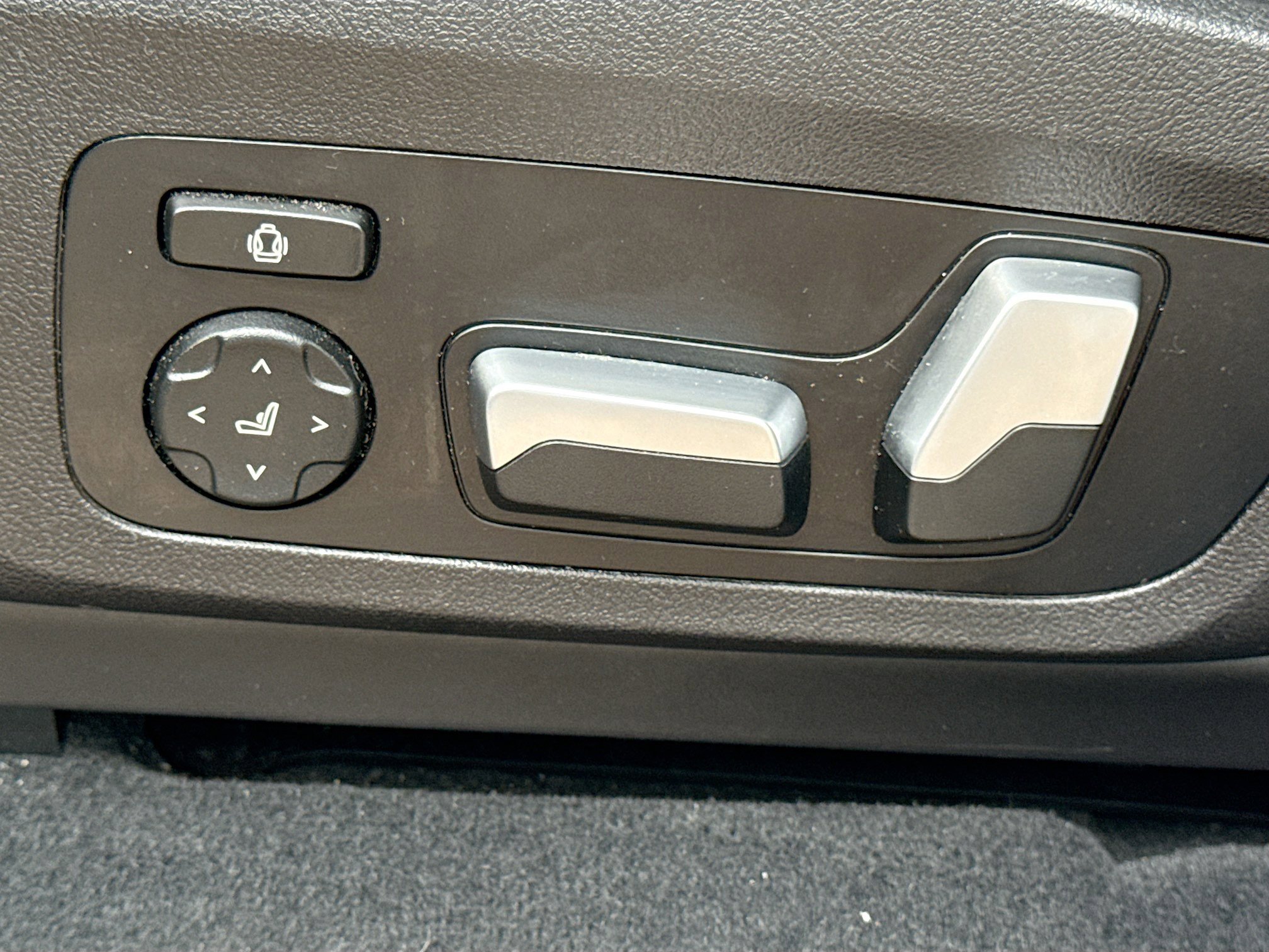 Used 2021 BMW X3 sDrive30i w/ Executive Package image 24