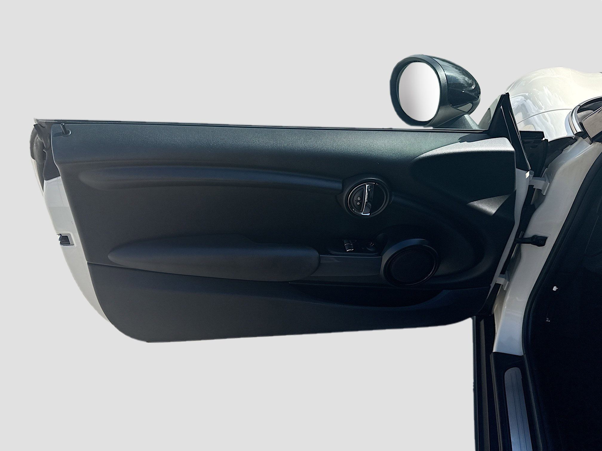 Used 2015 MINI Cooper 2-Door Hardtop FWD image 16