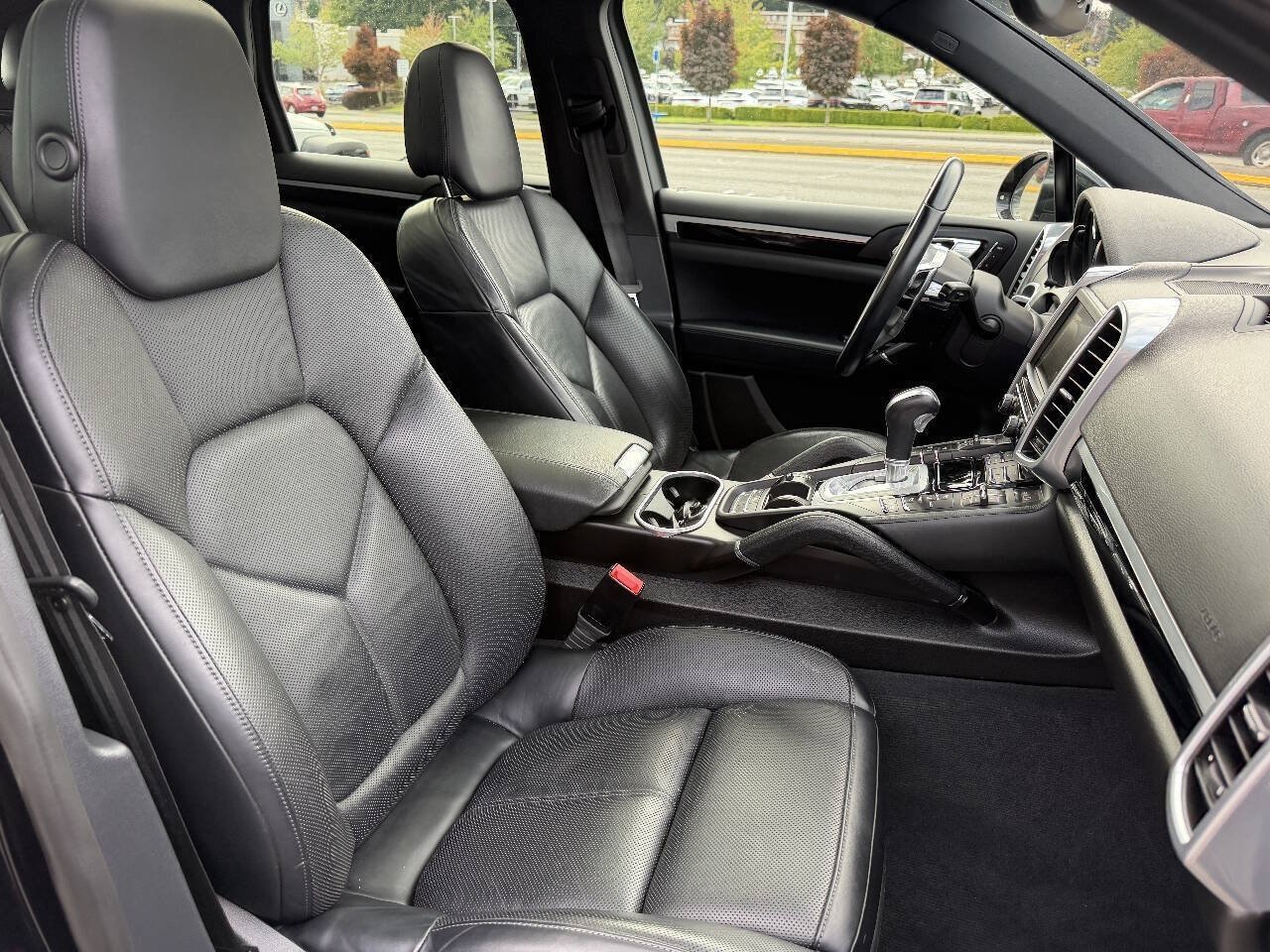 Used 2016 Porsche Cayenne S AWD/4WD image 18