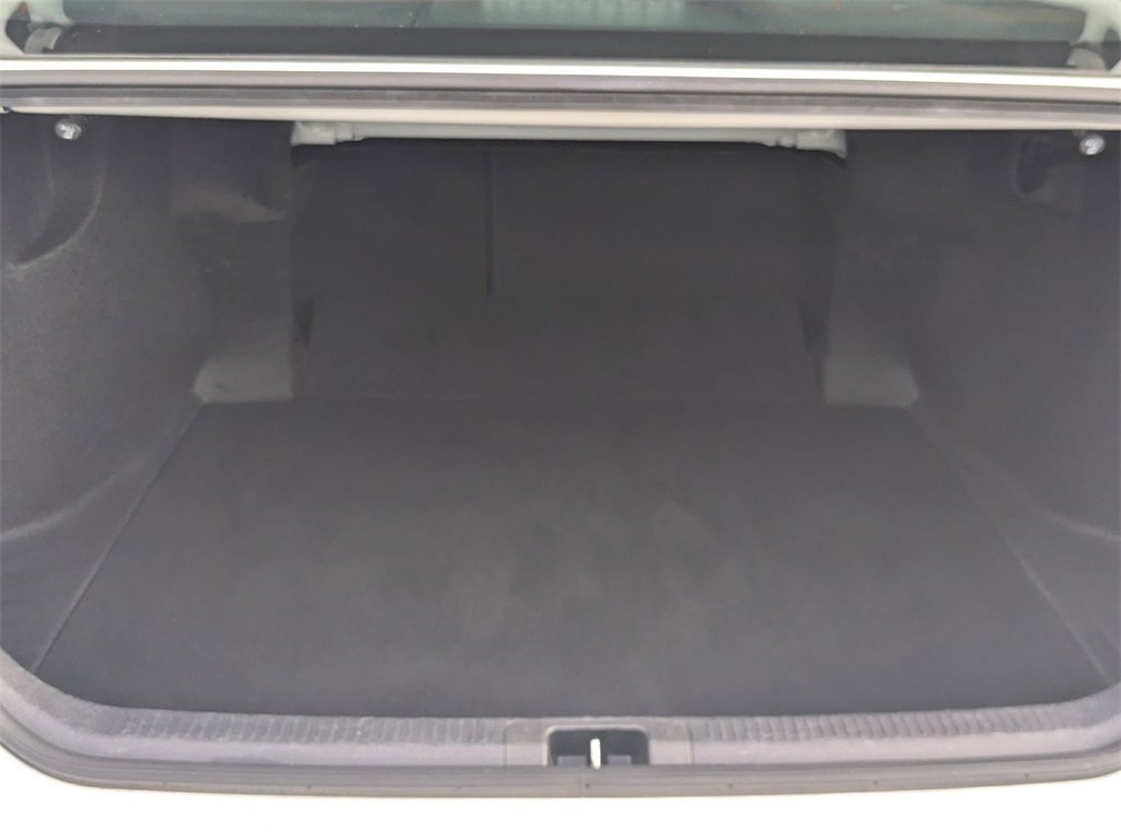 Used 2025 Toyota Camry LE image 7