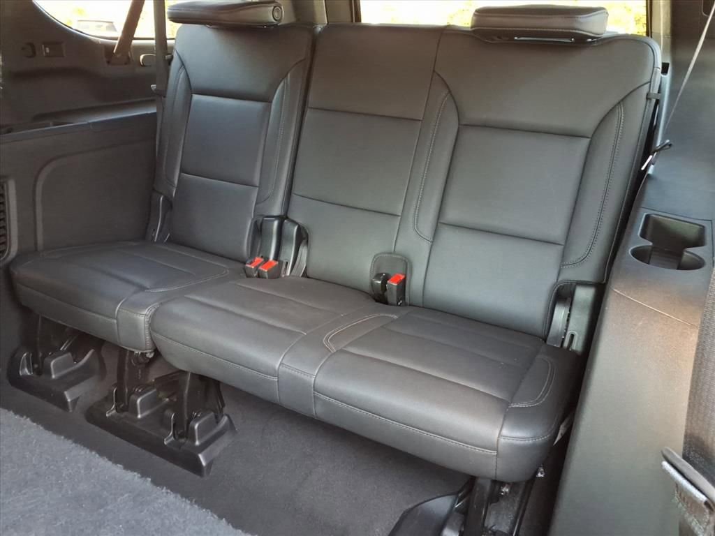 Used 2023 Chevrolet Suburban LT image 14