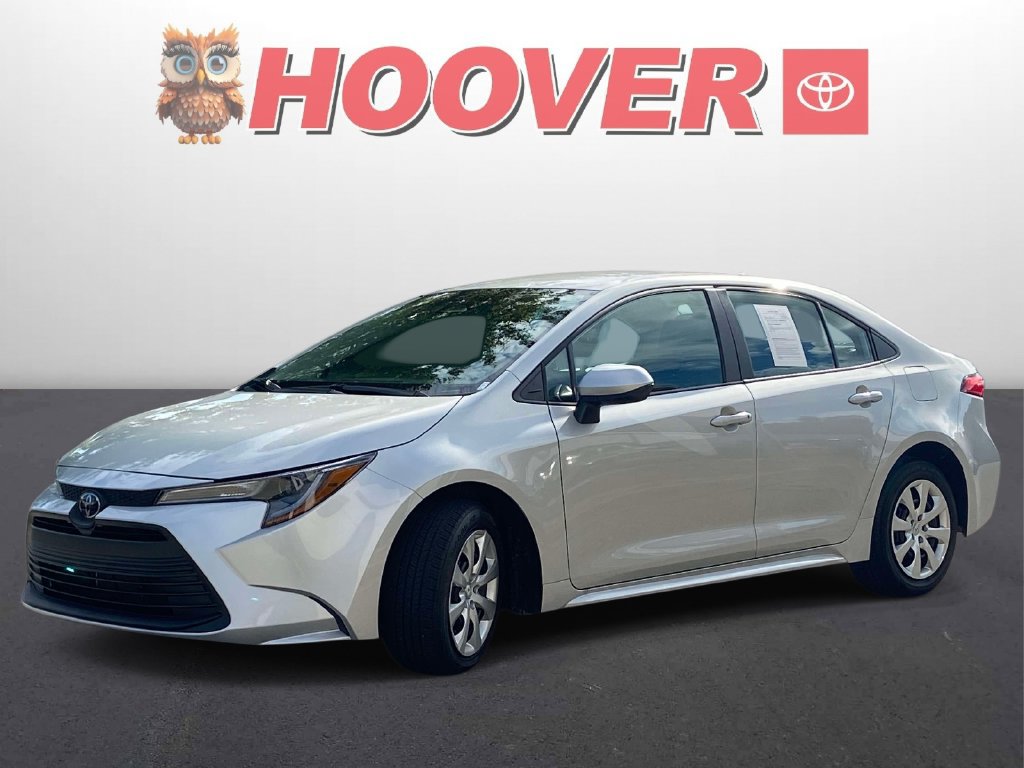 Used 2026 Toyota Corolla LE FWD image 5