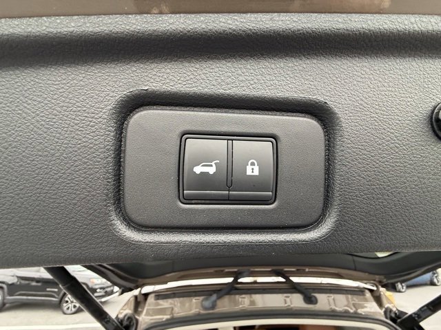 Certified 2023 Nissan Pathfinder Platinum image 21