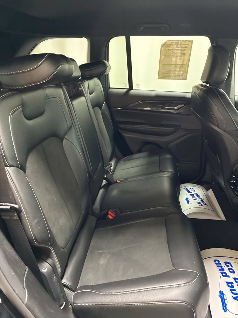 Used 2023 Jeep Grand Cherokee Altitude AWD/4WD image 26