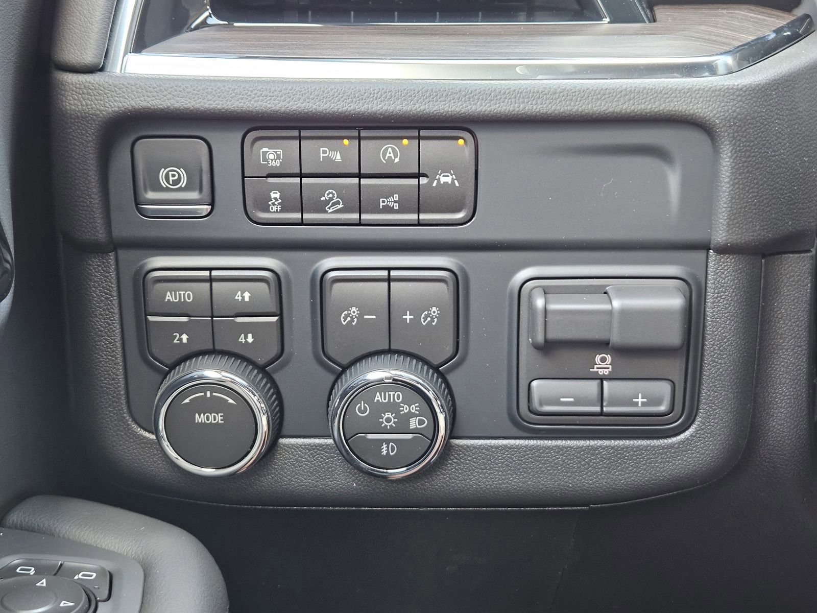 New 2026 Chevrolet Suburban Z71 image 23