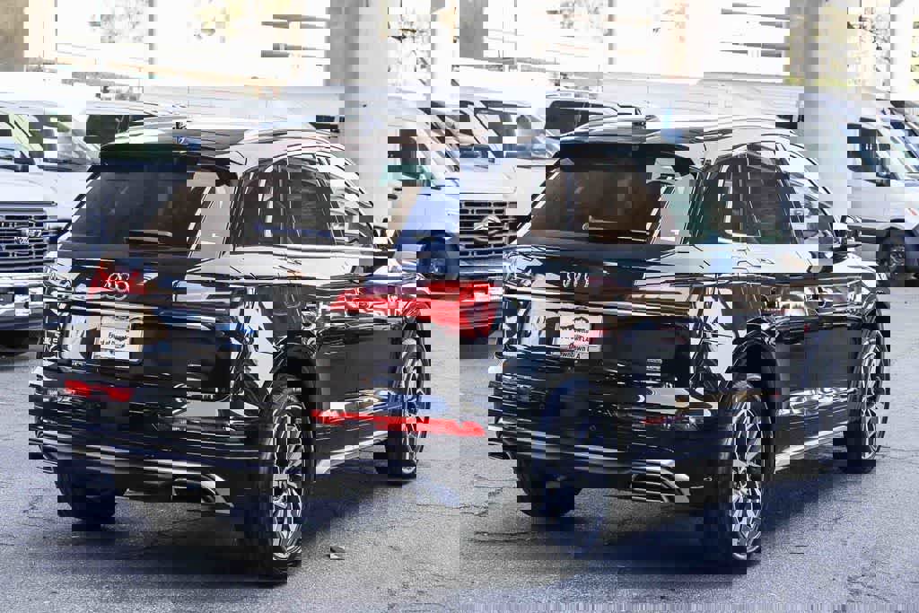 Used 2022 Audi Q5 2.0T Premium w/ Convenience Package image 4