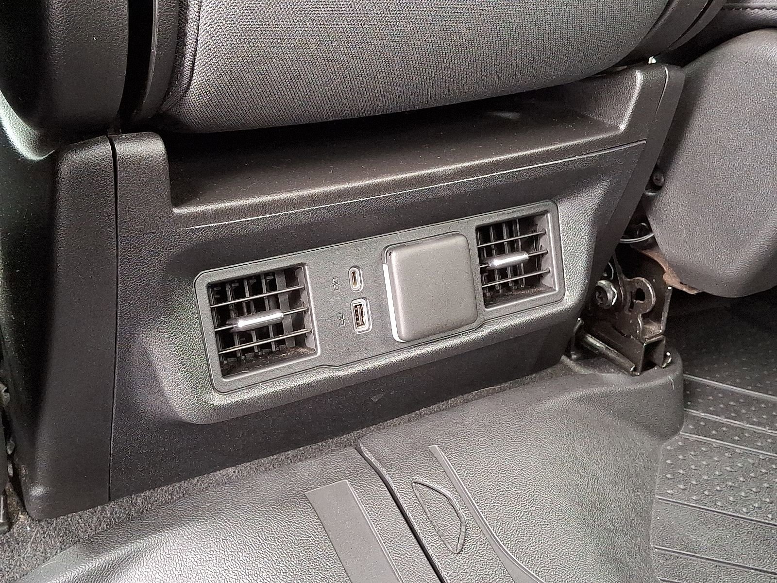 Used 2022 Chevrolet Silverado 1500 LT image 12