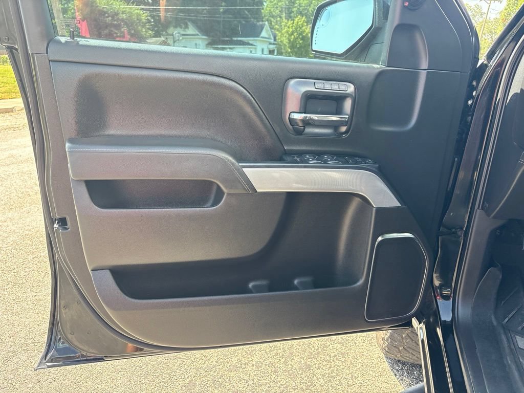 Used 2018 Chevrolet Silverado 1500 LTZ Z71 w/ Redline Edition AWD/4WD image 10