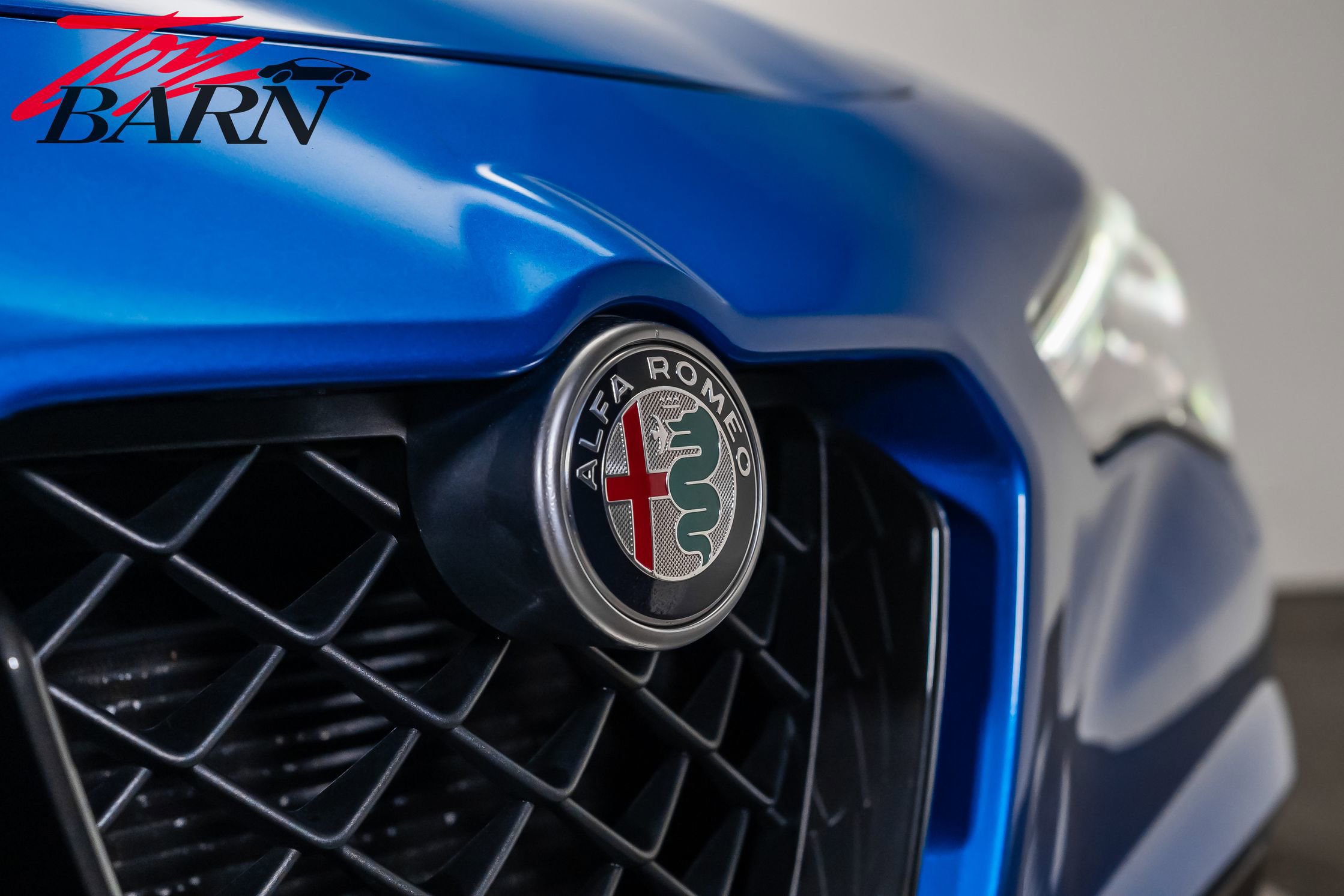 Used 2022 Alfa Romeo Stelvio Quadrifoglio image 9