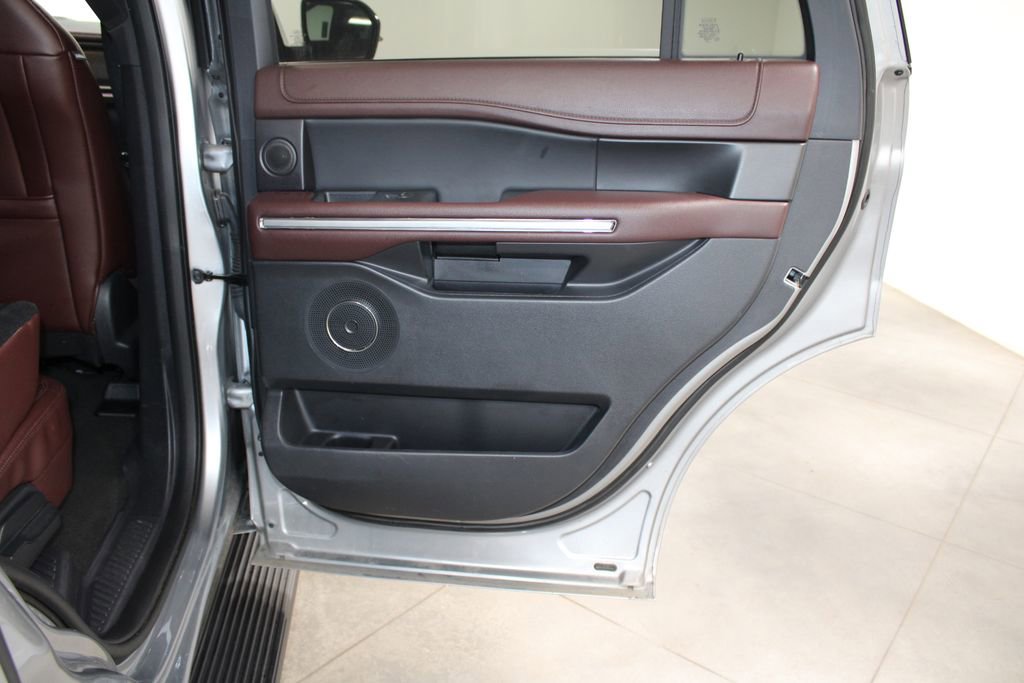 Used 2024 Ford Expedition Limited image 38