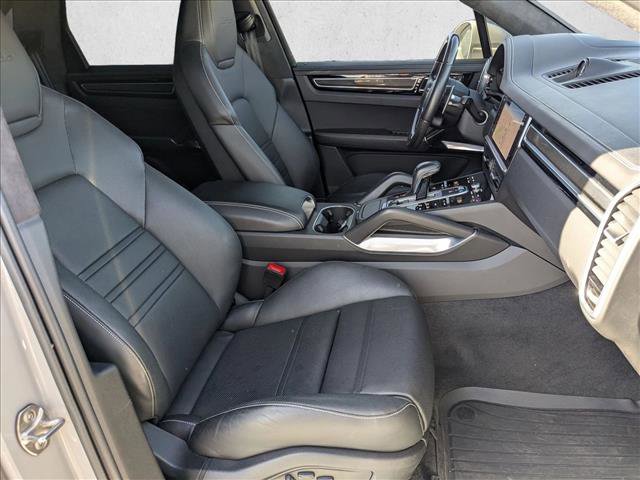 Used 2022 Porsche Cayenne Turbo image 17