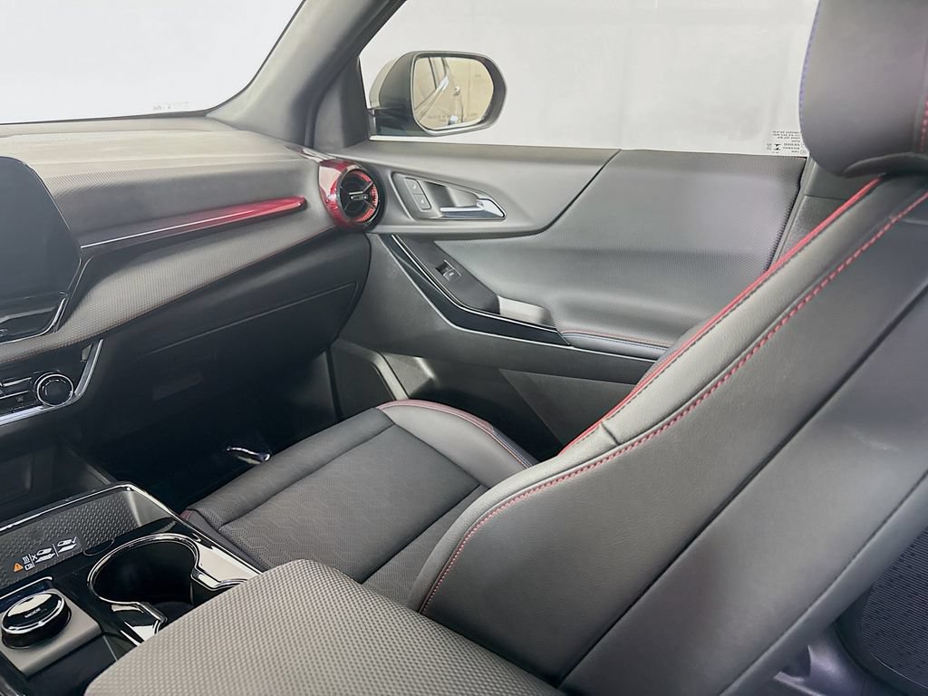 Used 2025 Chevrolet Equinox RS FWD image 25