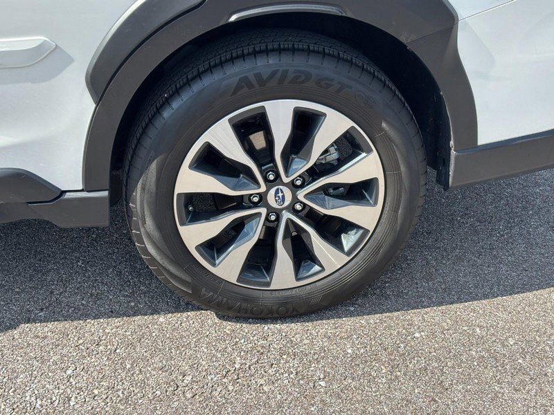 Used 2024 Subaru Outback Limited XT image 9