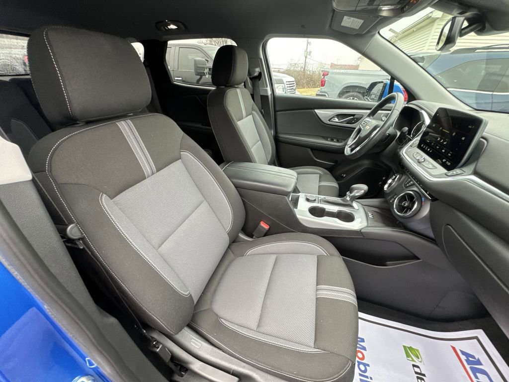 Used 2024 Chevrolet Blazer LT w/ Convenience Package FWD image 24