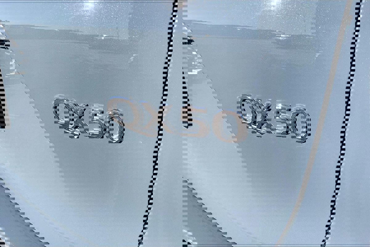 Used 2024 INFINITI QX50 Luxe image 7