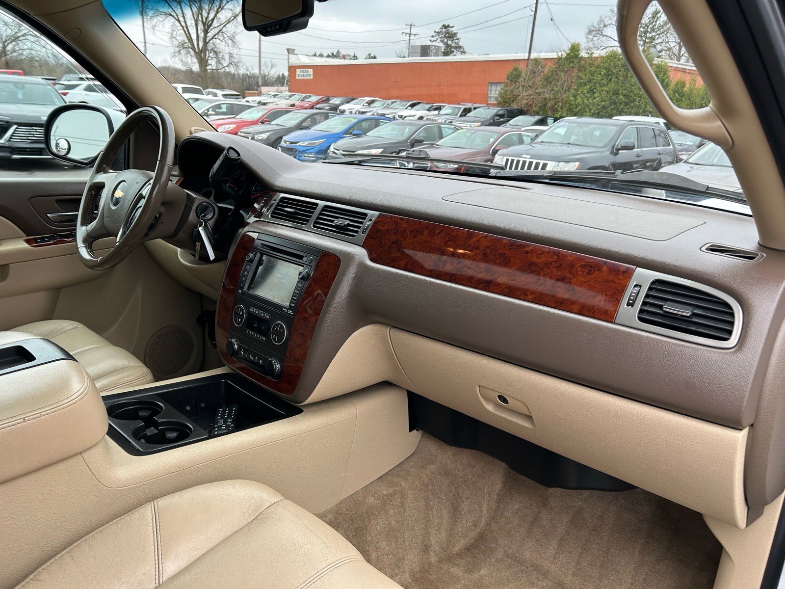Used 2011 Chevrolet Suburban LT image 13