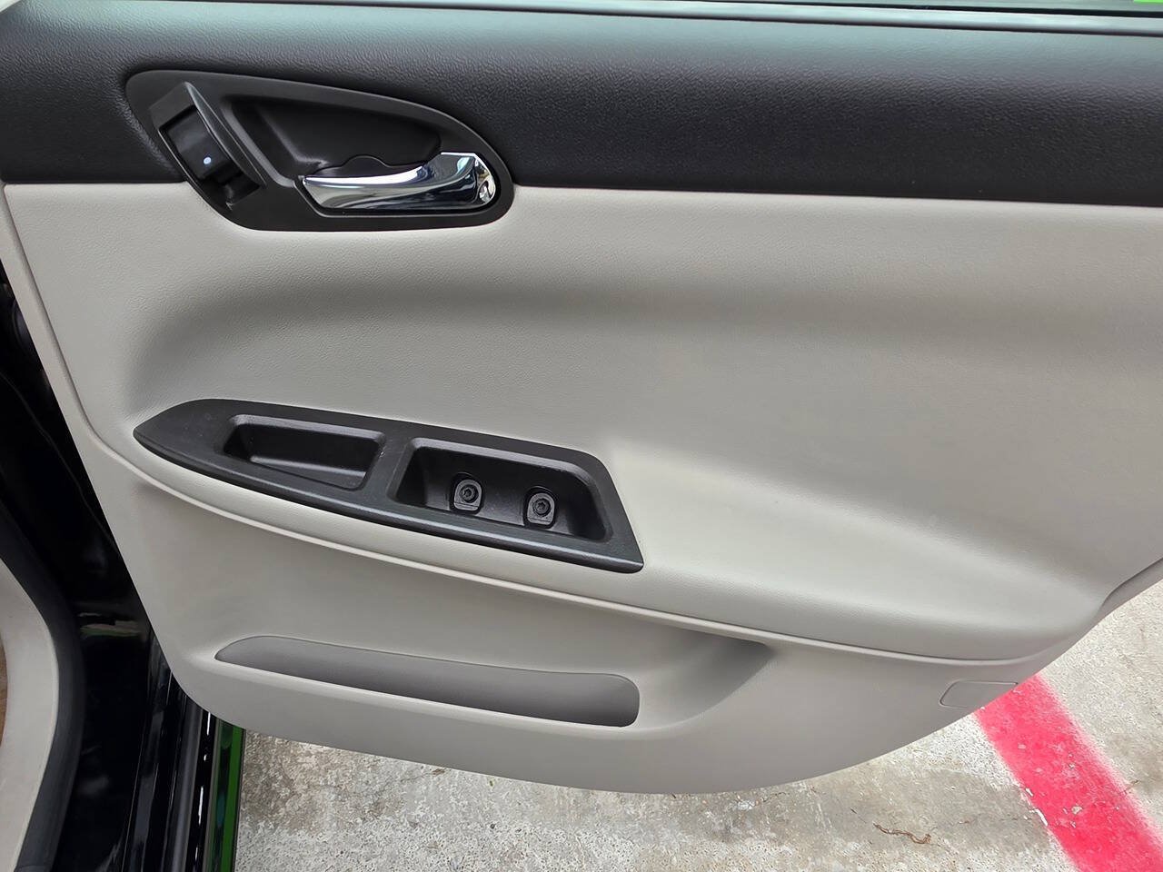 Used 2016 Chevrolet Impala LTZ FWD image 27