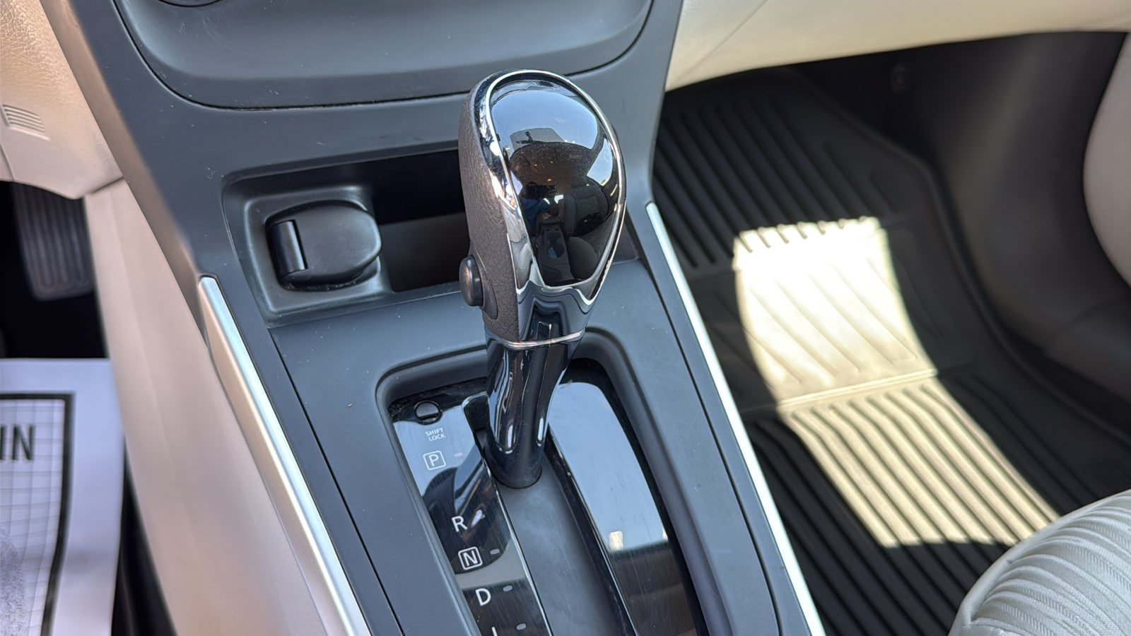 Used 2016 Nissan Sentra SV FWD image 17