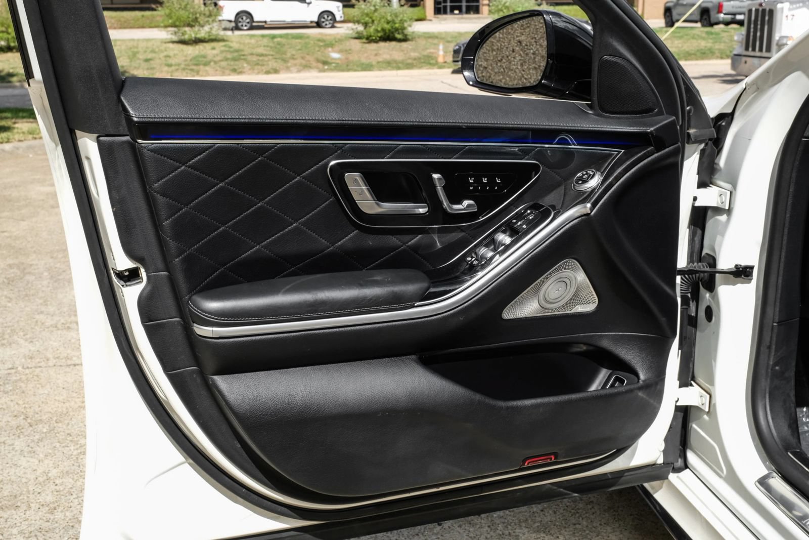 Used 2022 Mercedes-Benz S 580 4MATIC Sedan w/ AMG Line Package image 36
